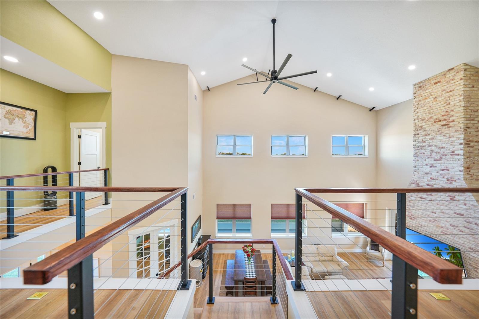 Image 33 of 81 For 3321 Martin Lane