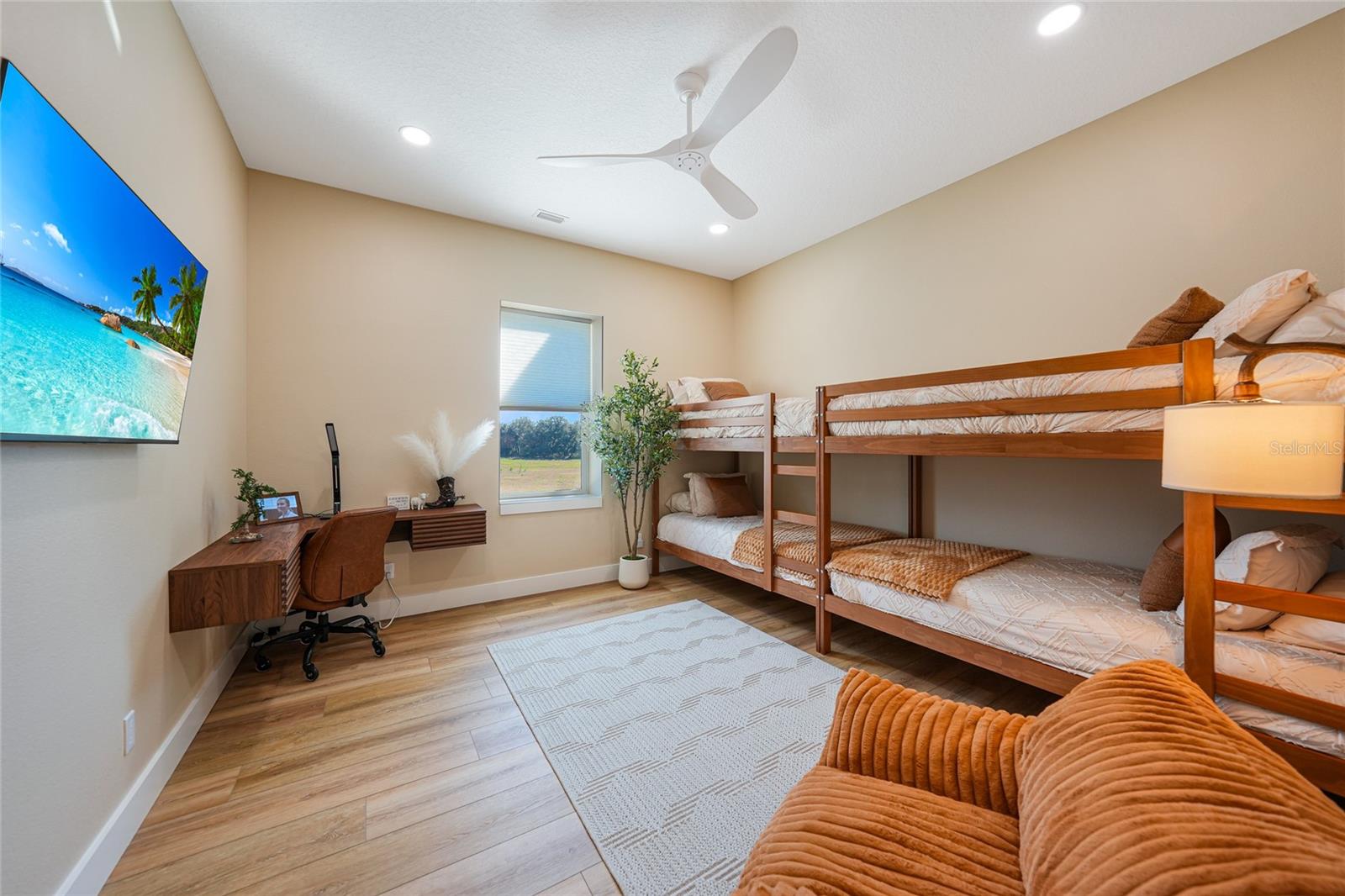 Image 45 of 81 For 3321 Martin Lane