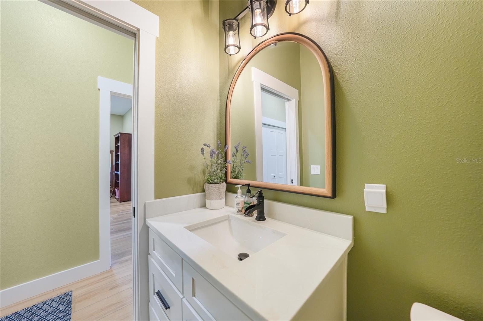 Image 52 of 81 For 3321 Martin Lane