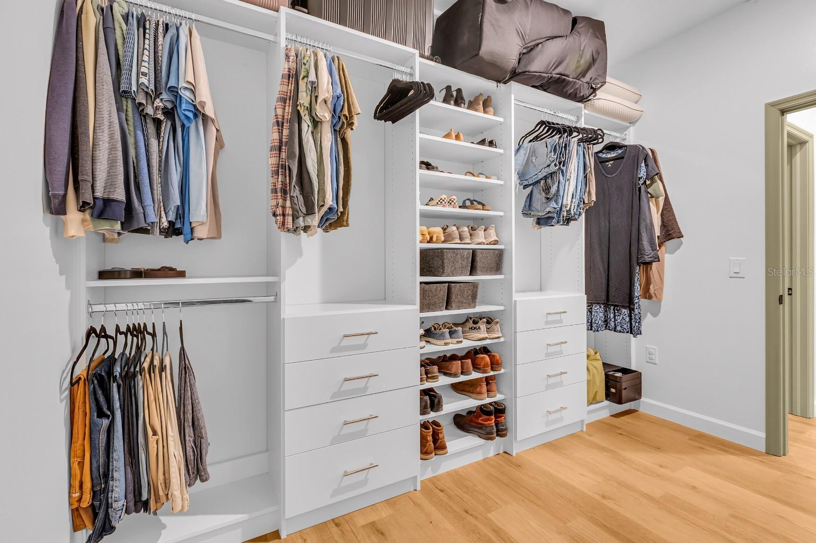 Image 19 of 52 For 43921 Cattleman Drive