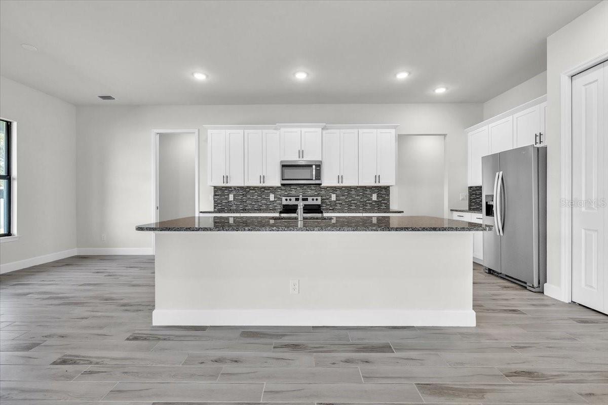 Image 5 of 40 For 459 2nd Place