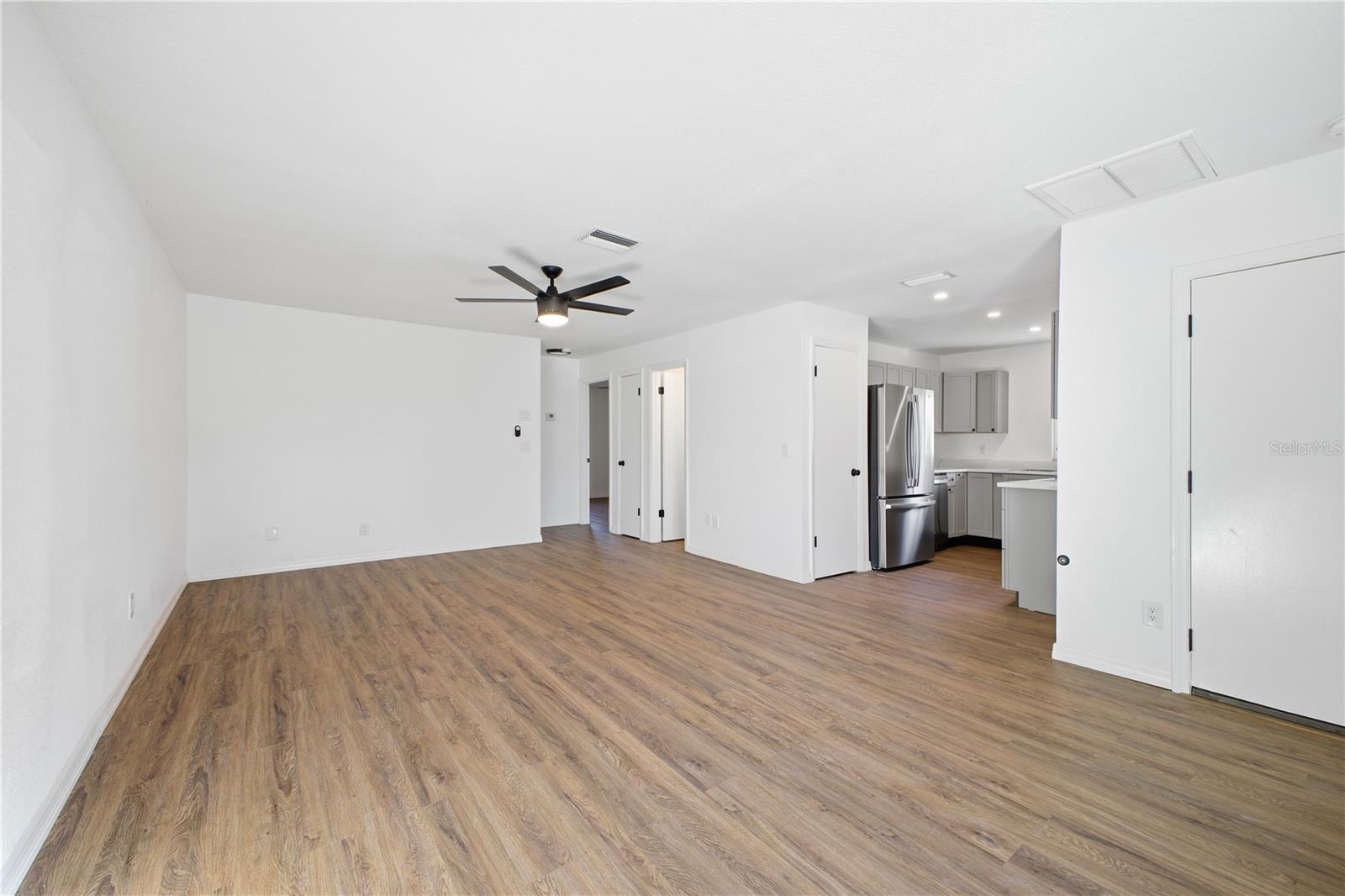 Image 6 of 27 For 603 61st Avenue Terrace E