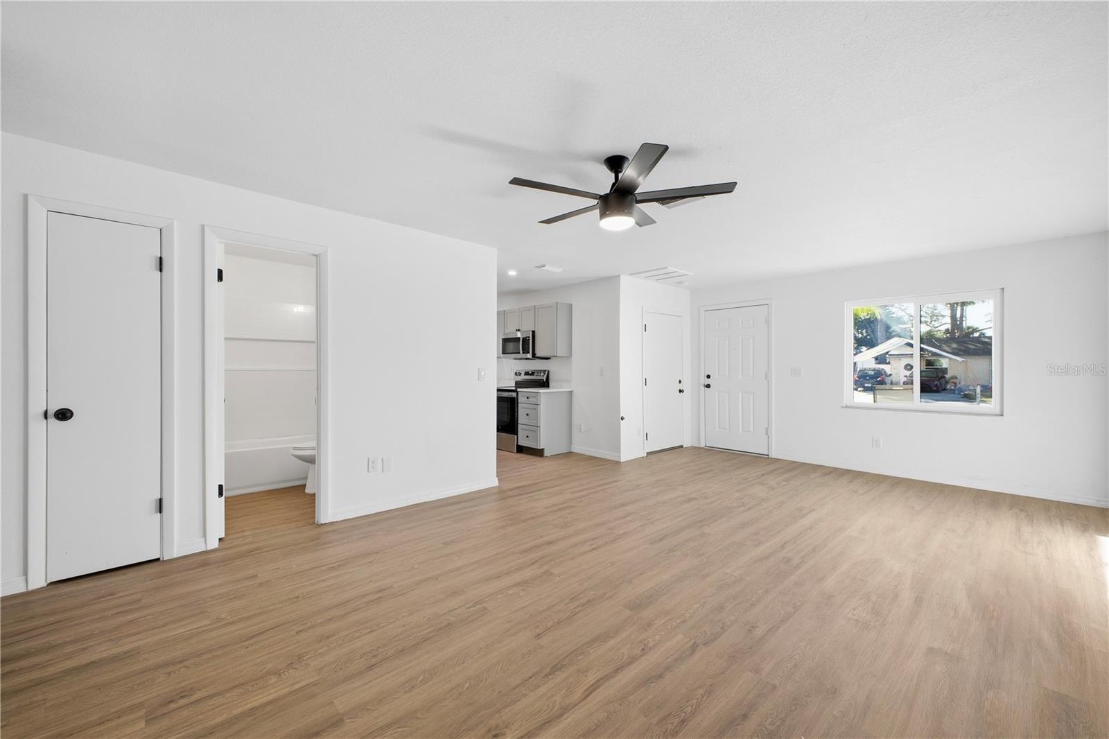 Image 7 of 27 For 603 61st Avenue Terrace E