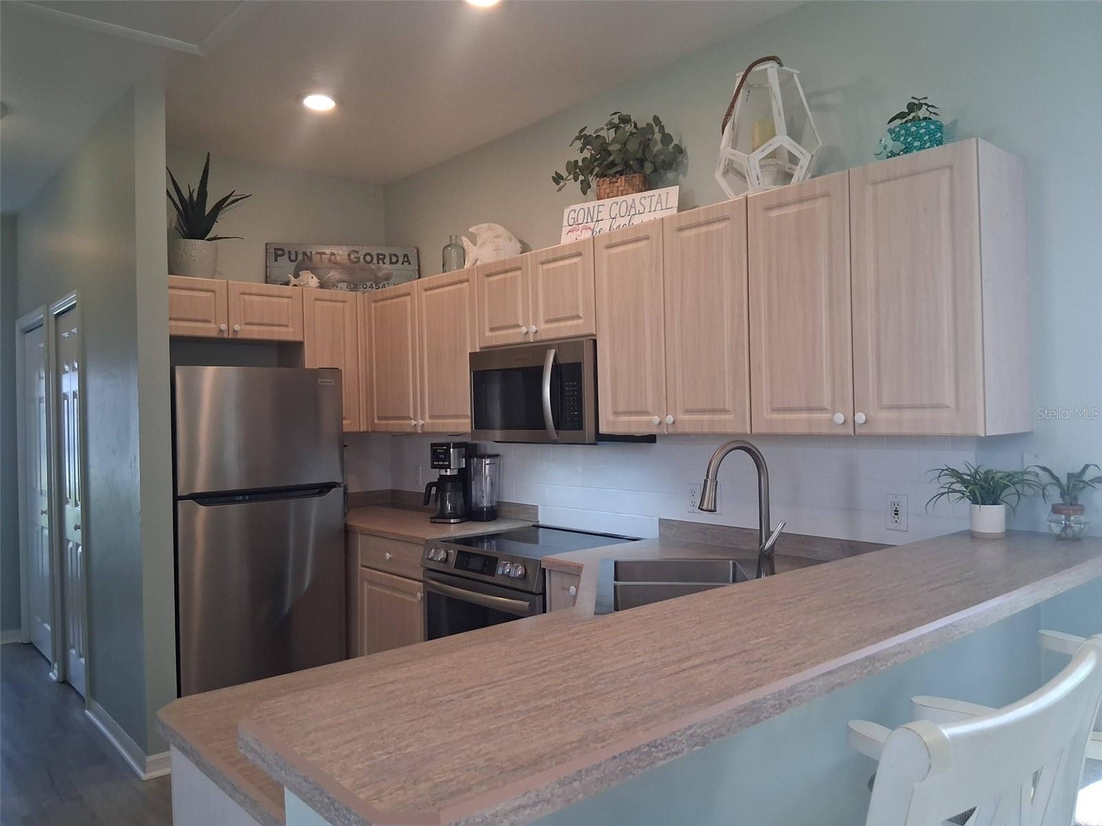 Image 17 of 91 For 216 Berry Street