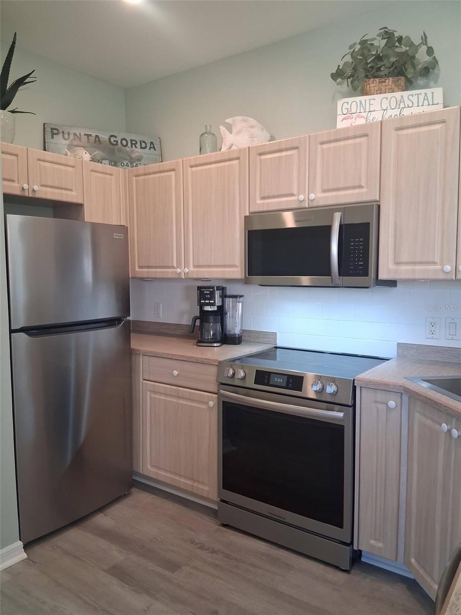 Image 19 of 91 For 216 Berry Street