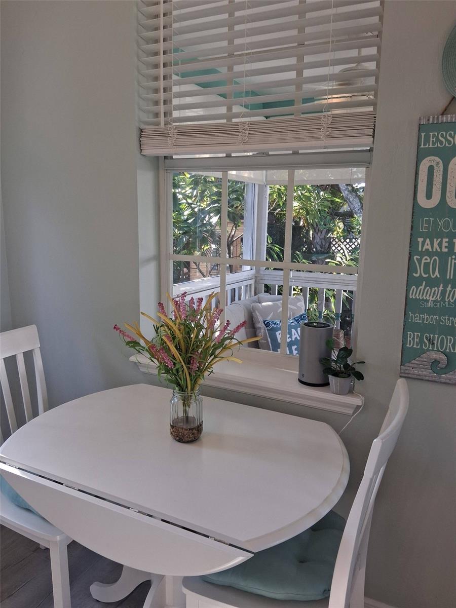 Image 27 of 91 For 216 Berry Street