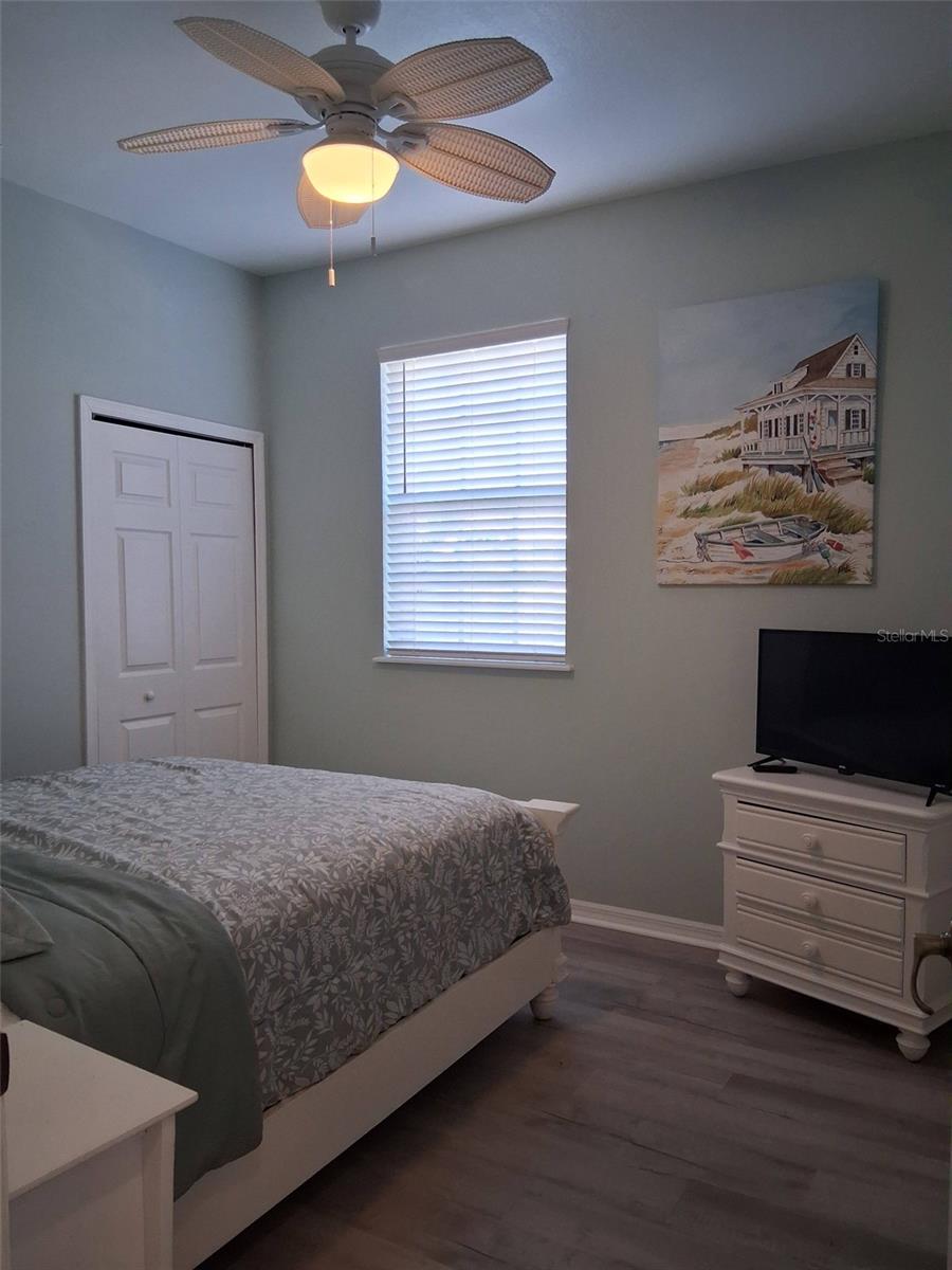 Image 31 of 91 For 216 Berry Street