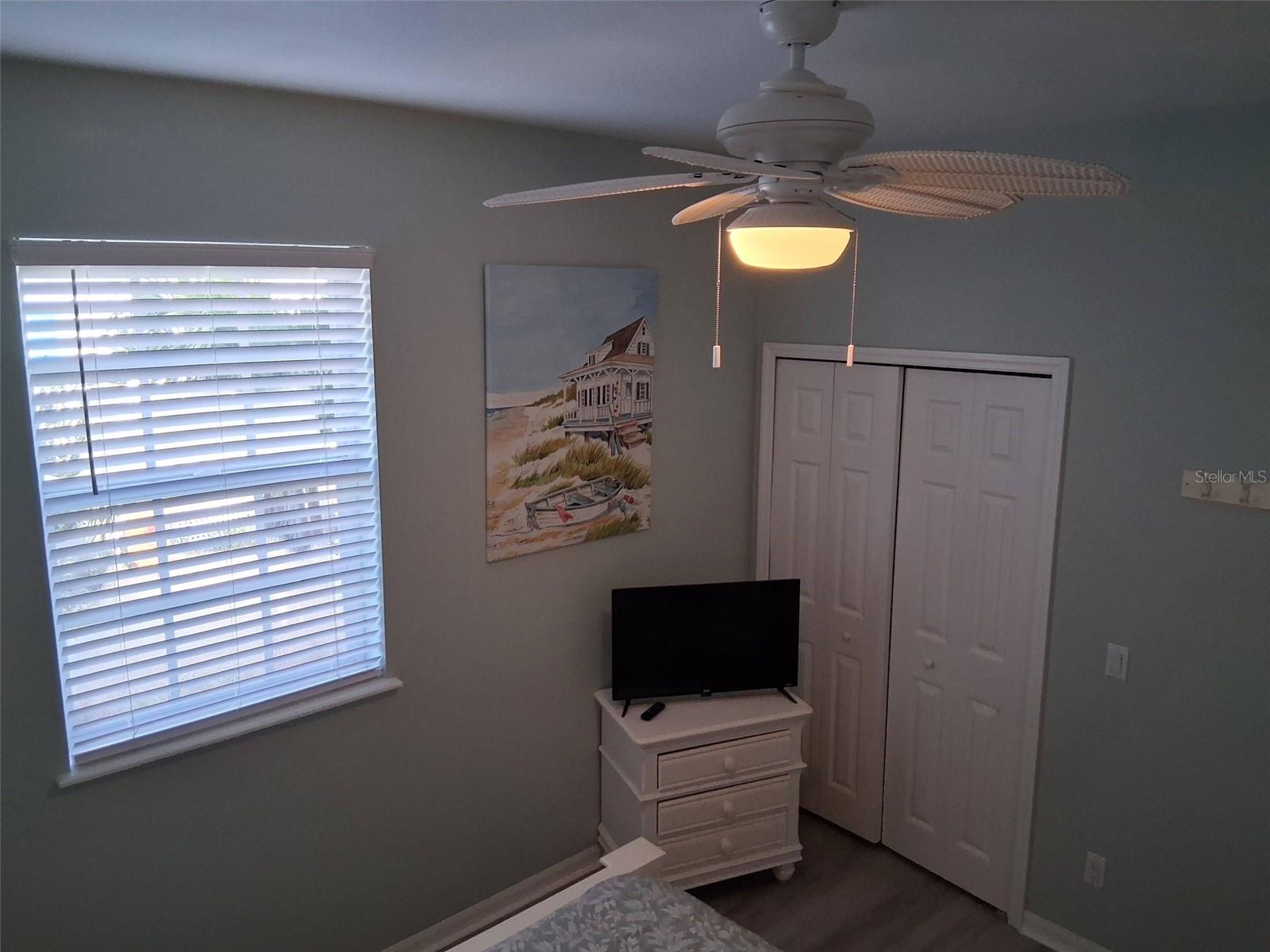 Image 32 of 91 For 216 Berry Street