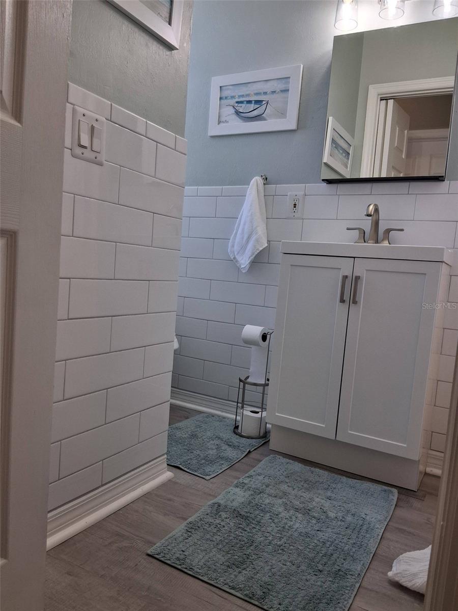 Image 34 of 91 For 216 Berry Street