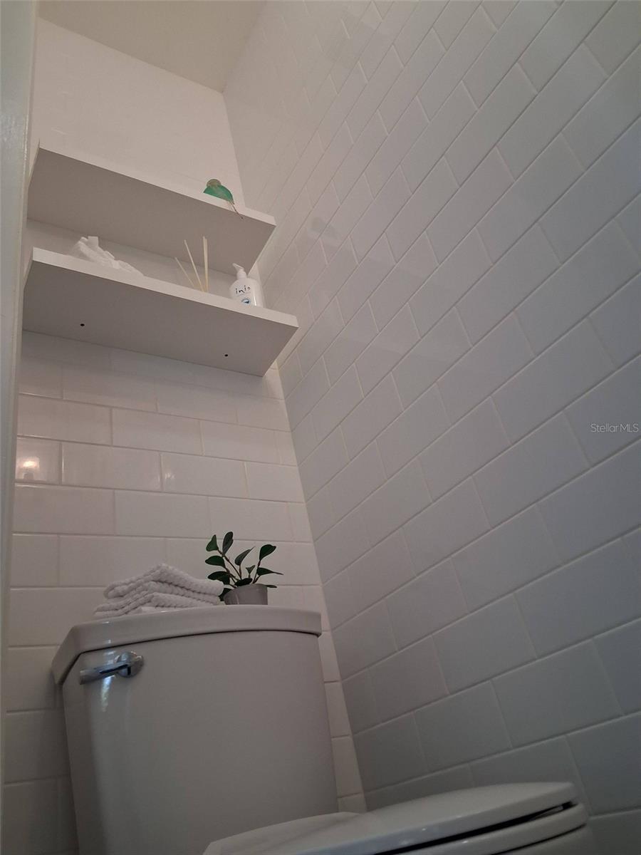 Image 37 of 91 For 216 Berry Street