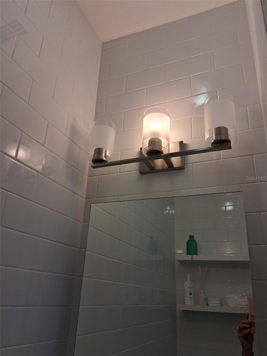 Image 40 of 91 For 216 Berry Street