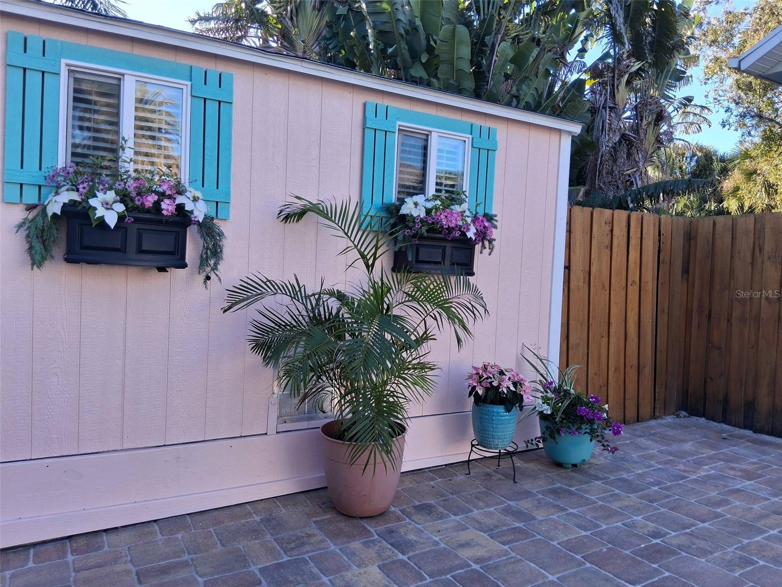 Image 6 of 91 For 216 Berry Street