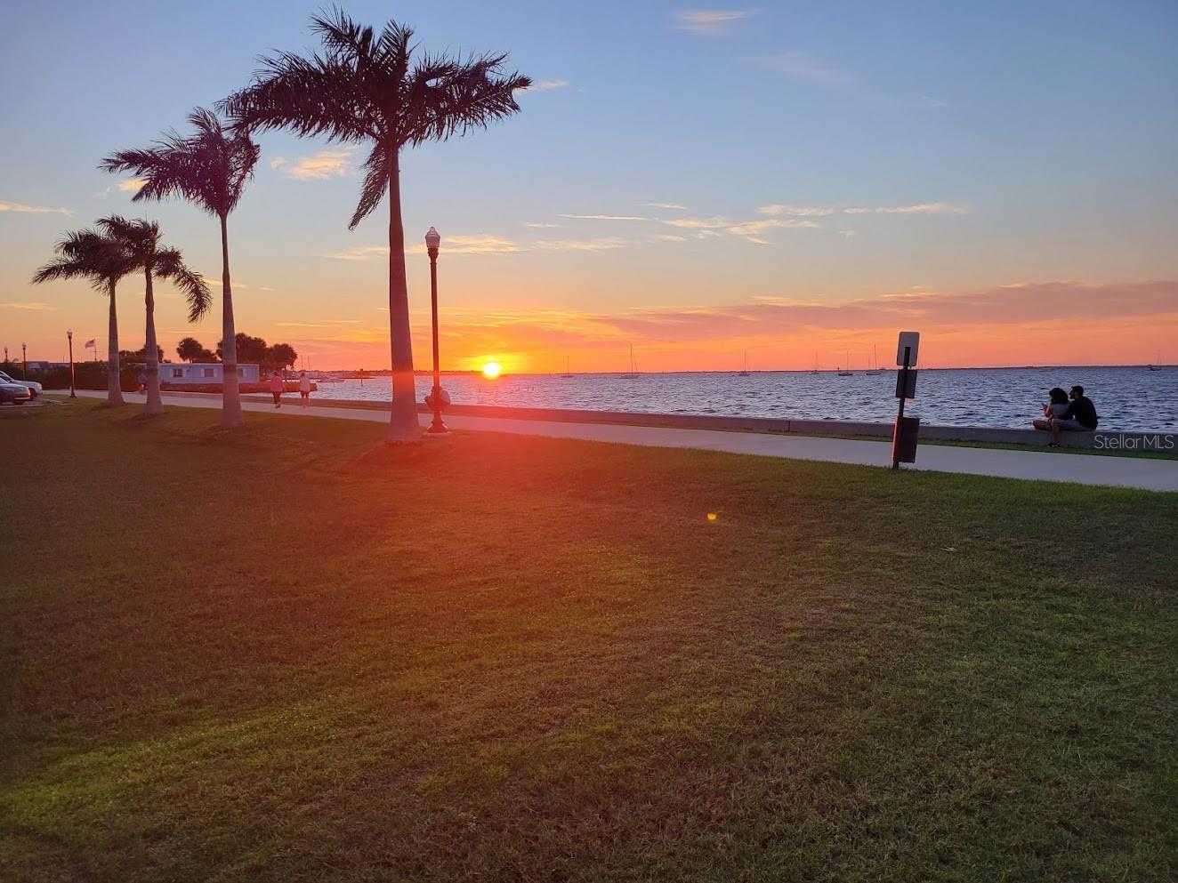 Image 78 of 91 For 216 Berry Street