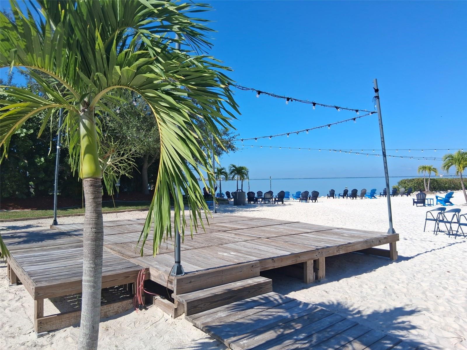 Image 90 of 91 For 216 Berry Street