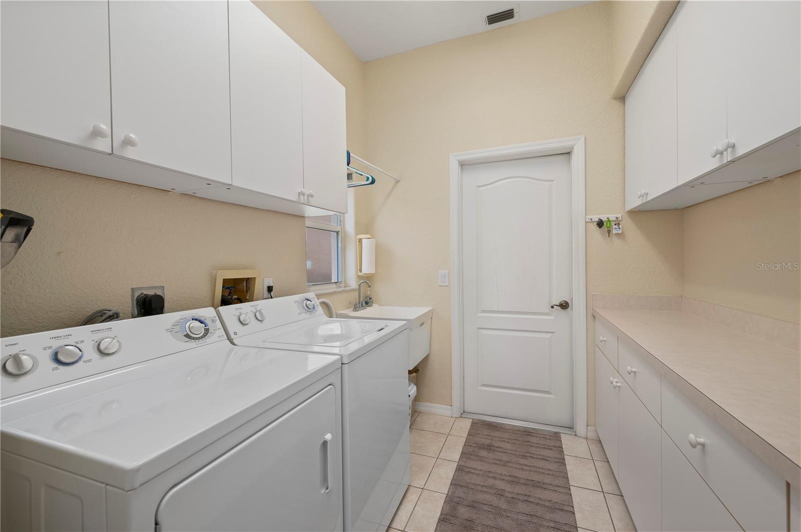 Image 20 of 62 For 26269 Seminole Lakes Boulevard