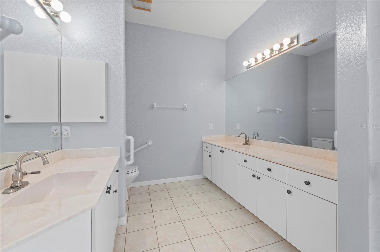 Image 27 of 62 For 26269 Seminole Lakes Boulevard