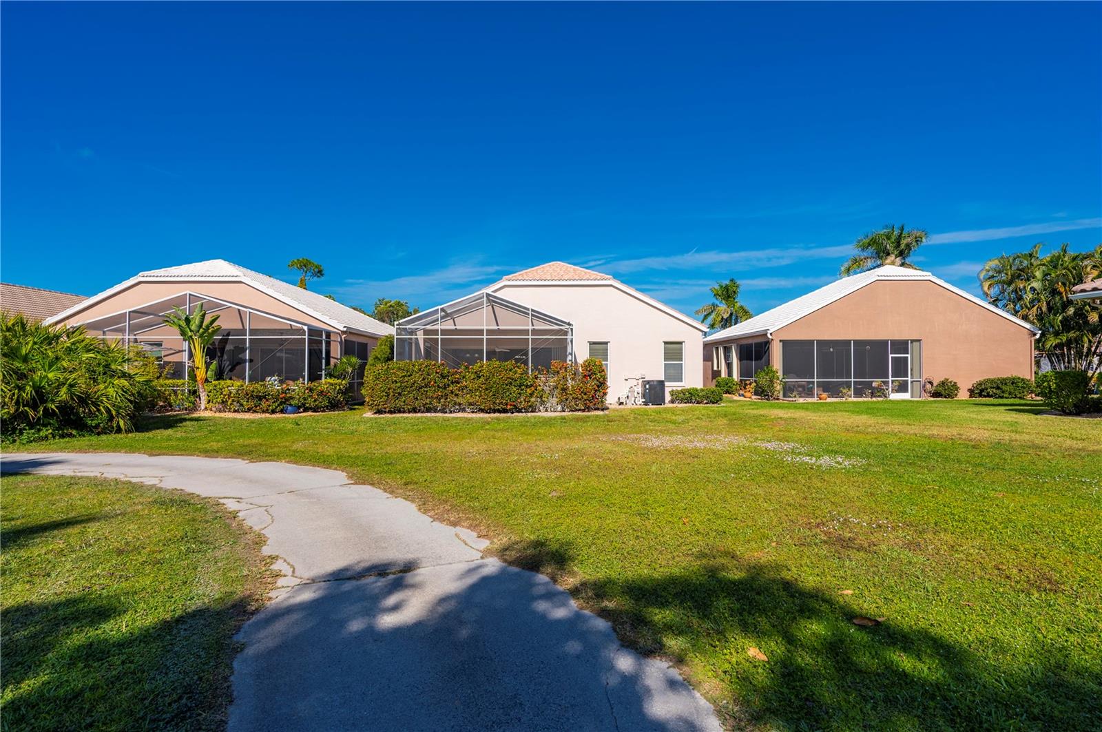 Image 40 of 62 For 26269 Seminole Lakes Boulevard