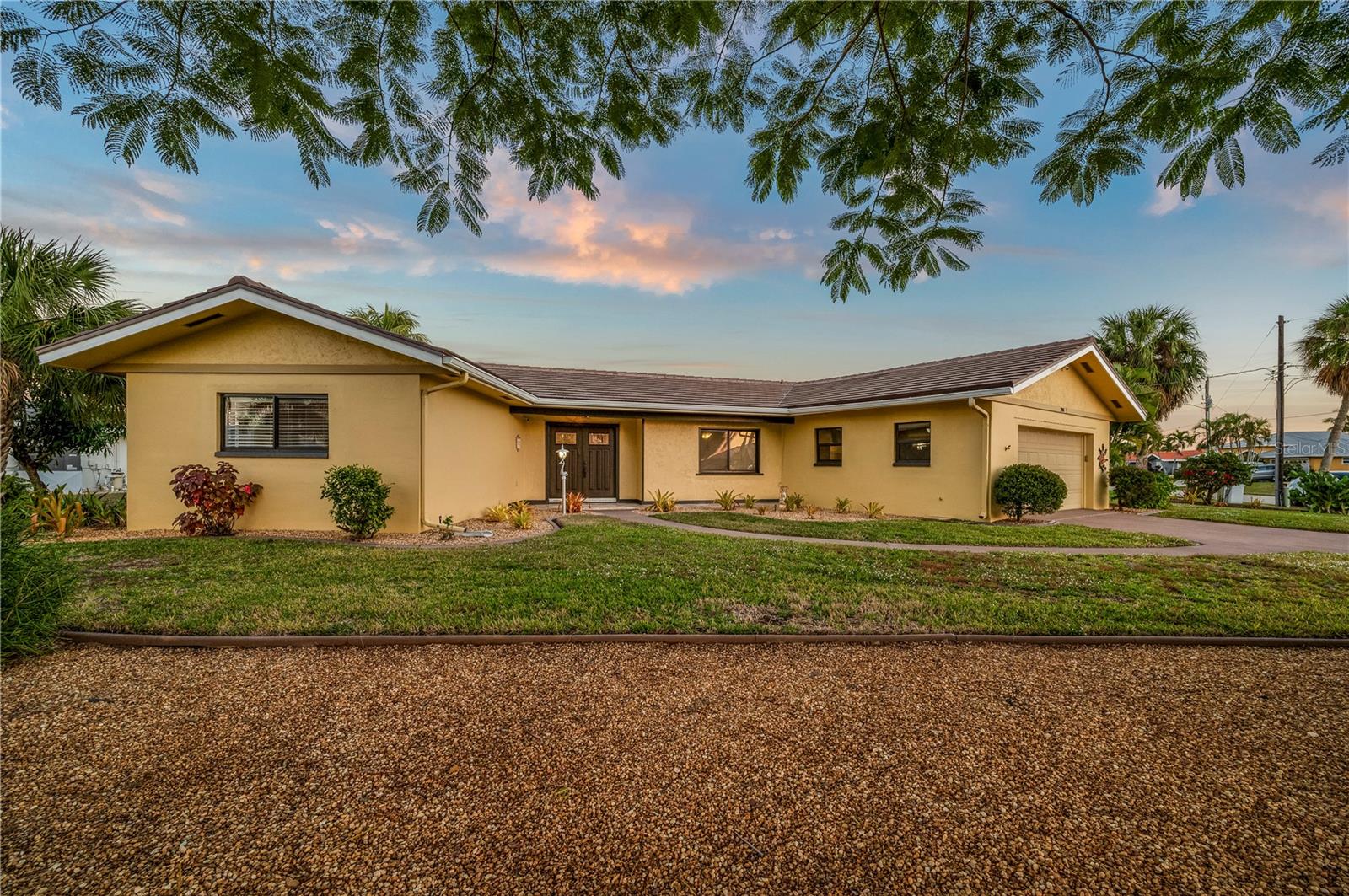 Image 2 of 90 For 200 Capri Isles Court