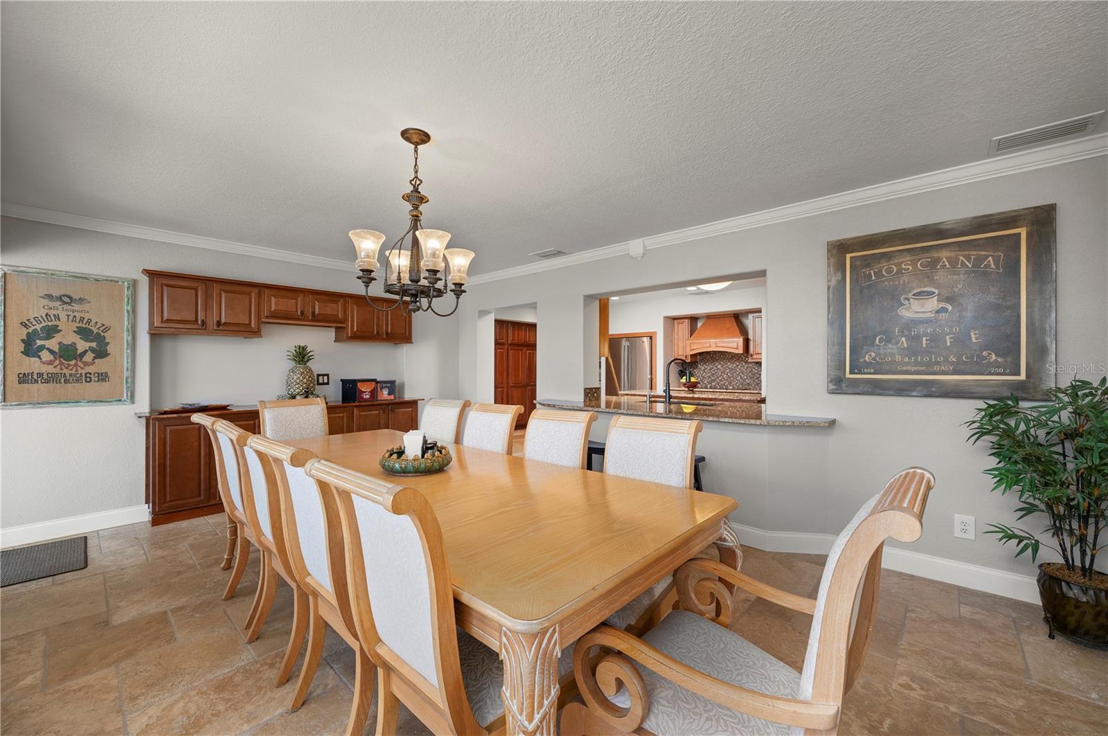 Image 22 of 90 For 200 Capri Isles Court