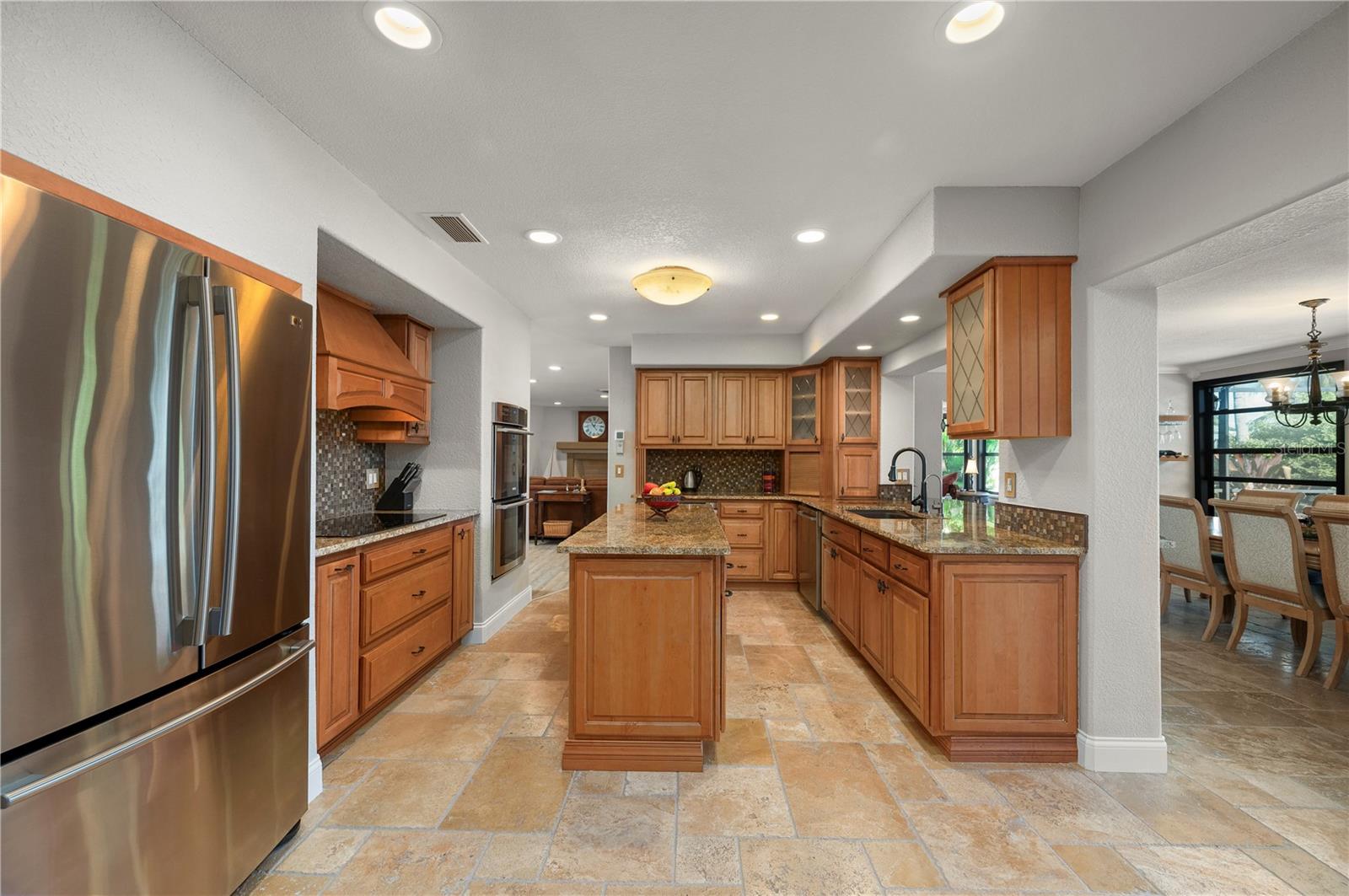 Image 25 of 90 For 200 Capri Isles Court