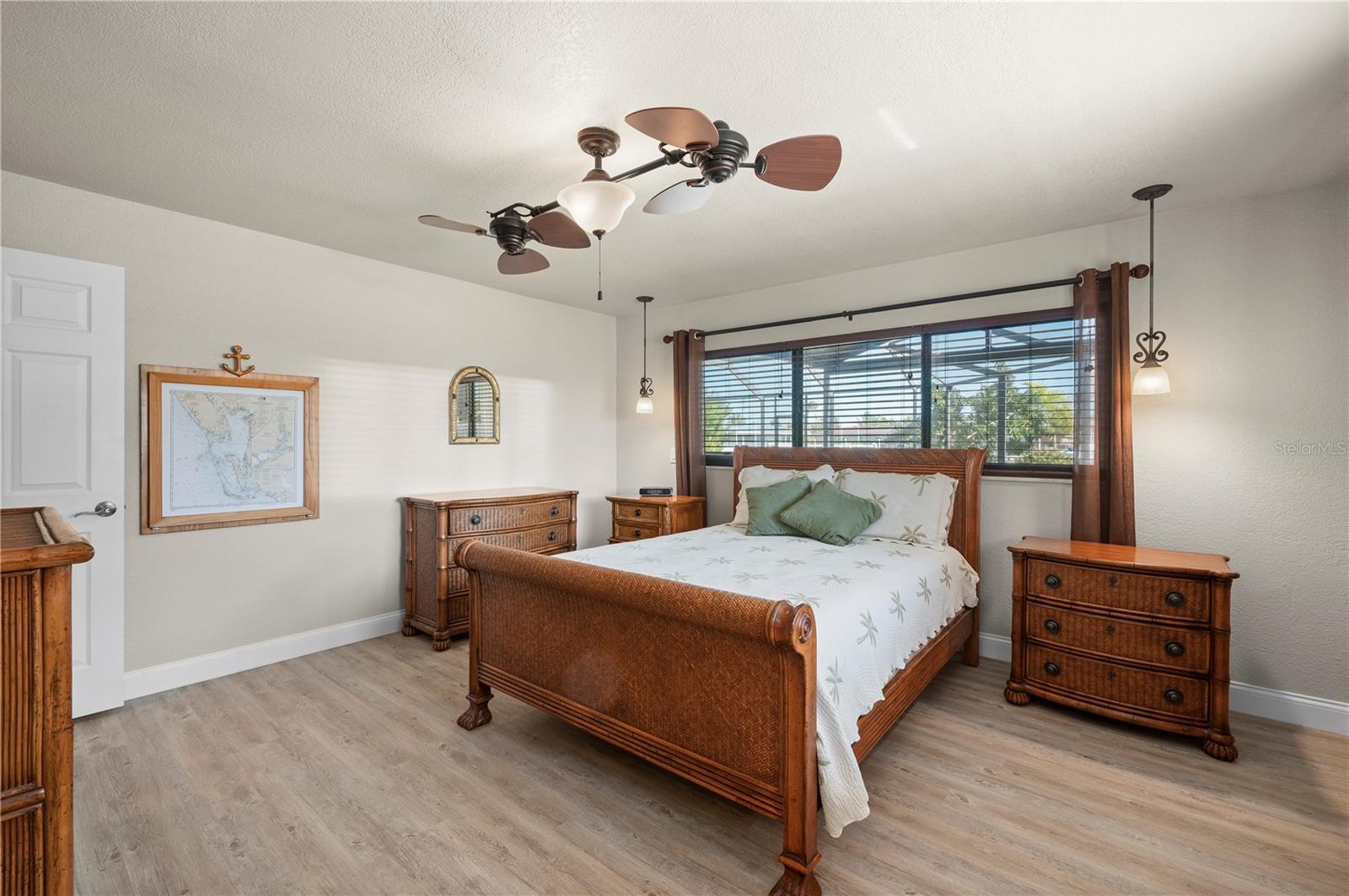 Image 34 of 90 For 200 Capri Isles Court