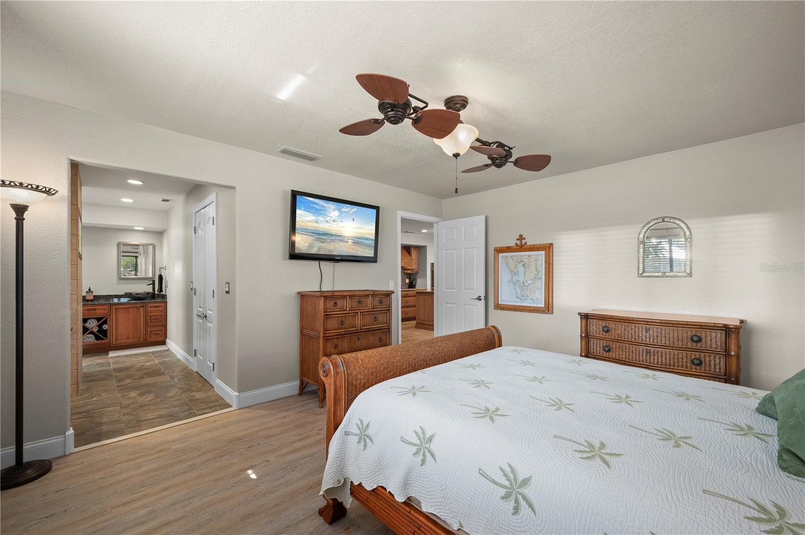 Image 35 of 90 For 200 Capri Isles Court