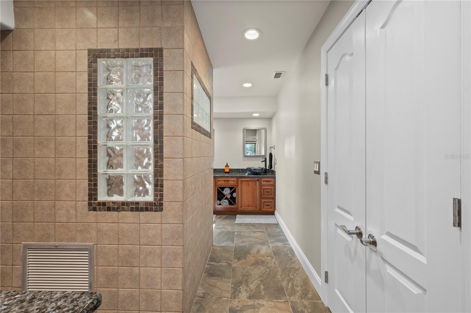 Image 36 of 90 For 200 Capri Isles Court