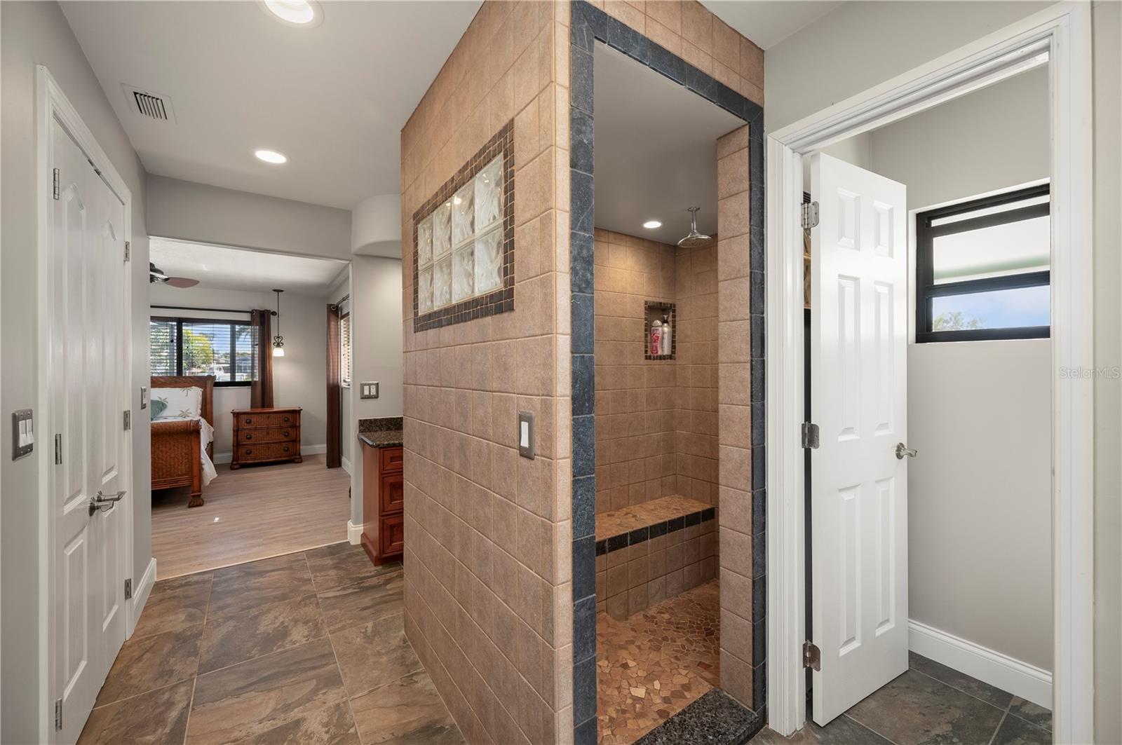 Image 40 of 90 For 200 Capri Isles Court