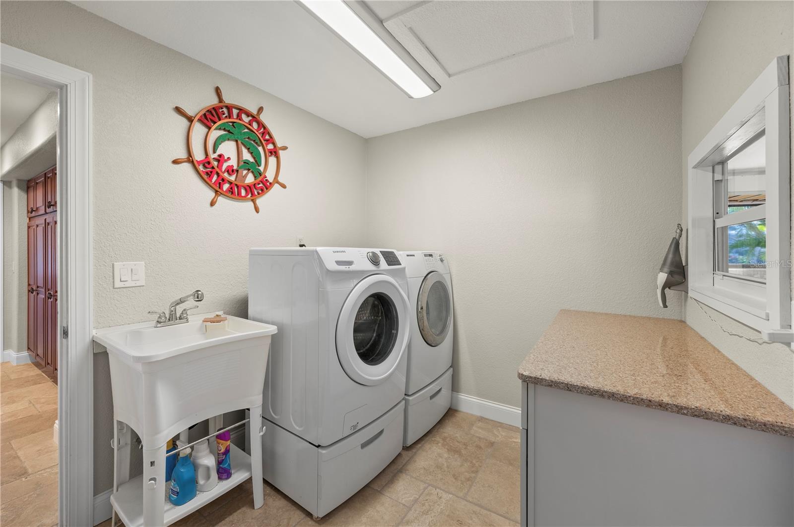 Image 50 of 90 For 200 Capri Isles Court