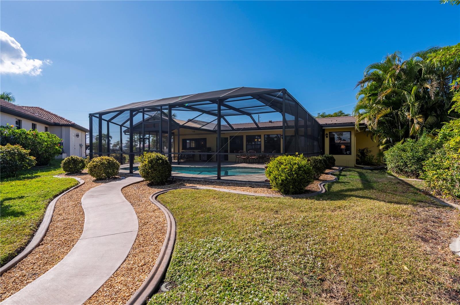 Image 68 of 90 For 200 Capri Isles Court