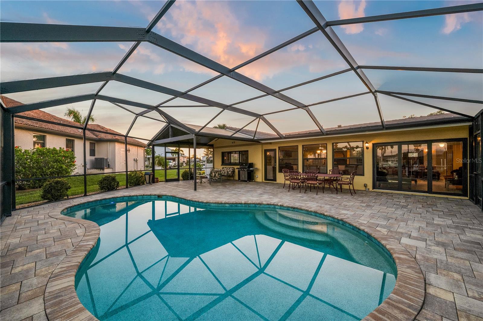 Image 74 of 90 For 200 Capri Isles Court