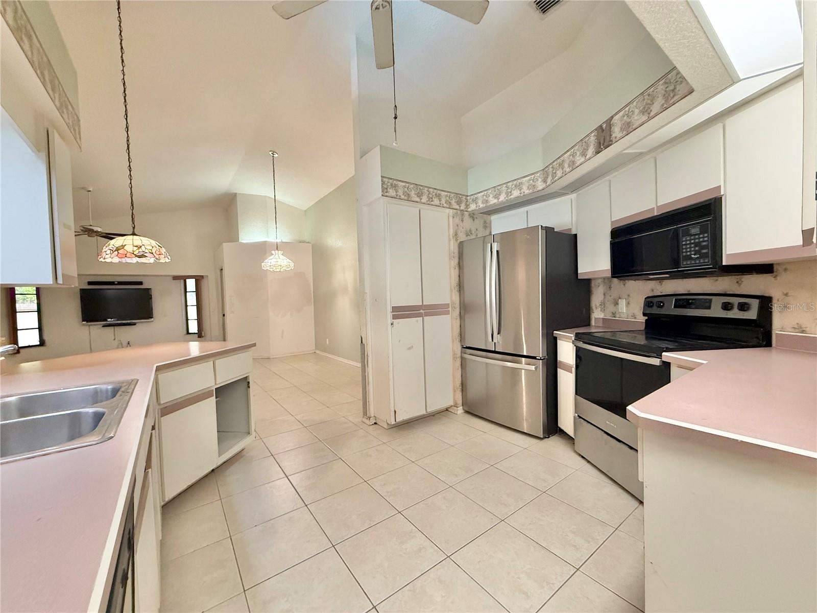 Image 11 of 40 For 425 Adalia Terrace