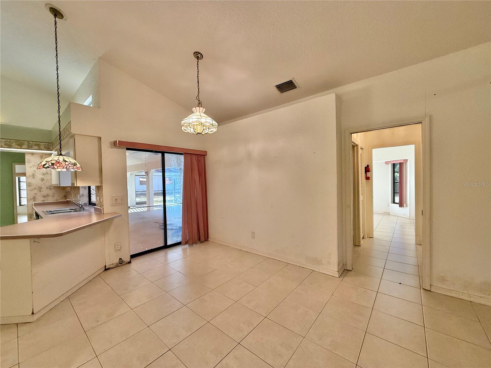 Image 12 of 40 For 425 Adalia Terrace