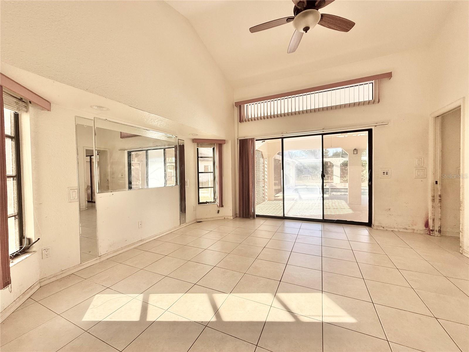 Image 14 of 40 For 425 Adalia Terrace