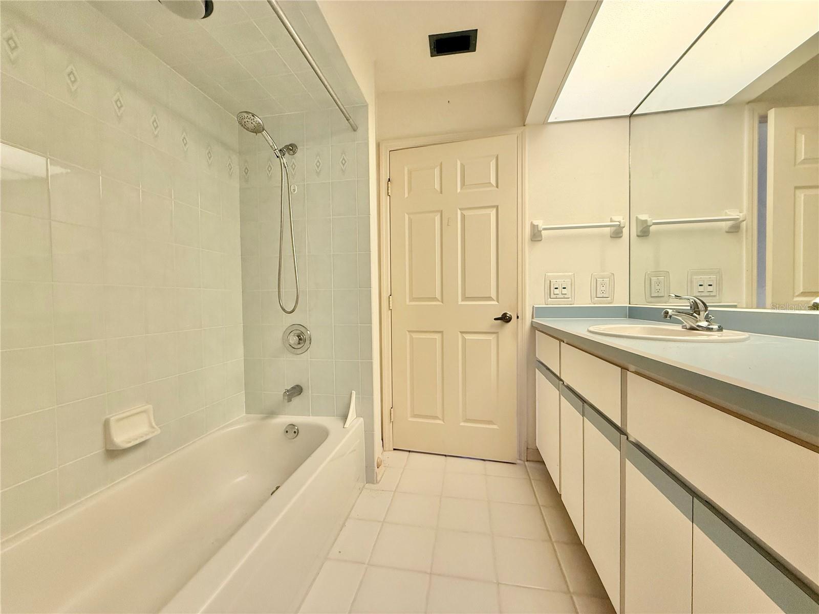 Image 21 of 40 For 425 Adalia Terrace