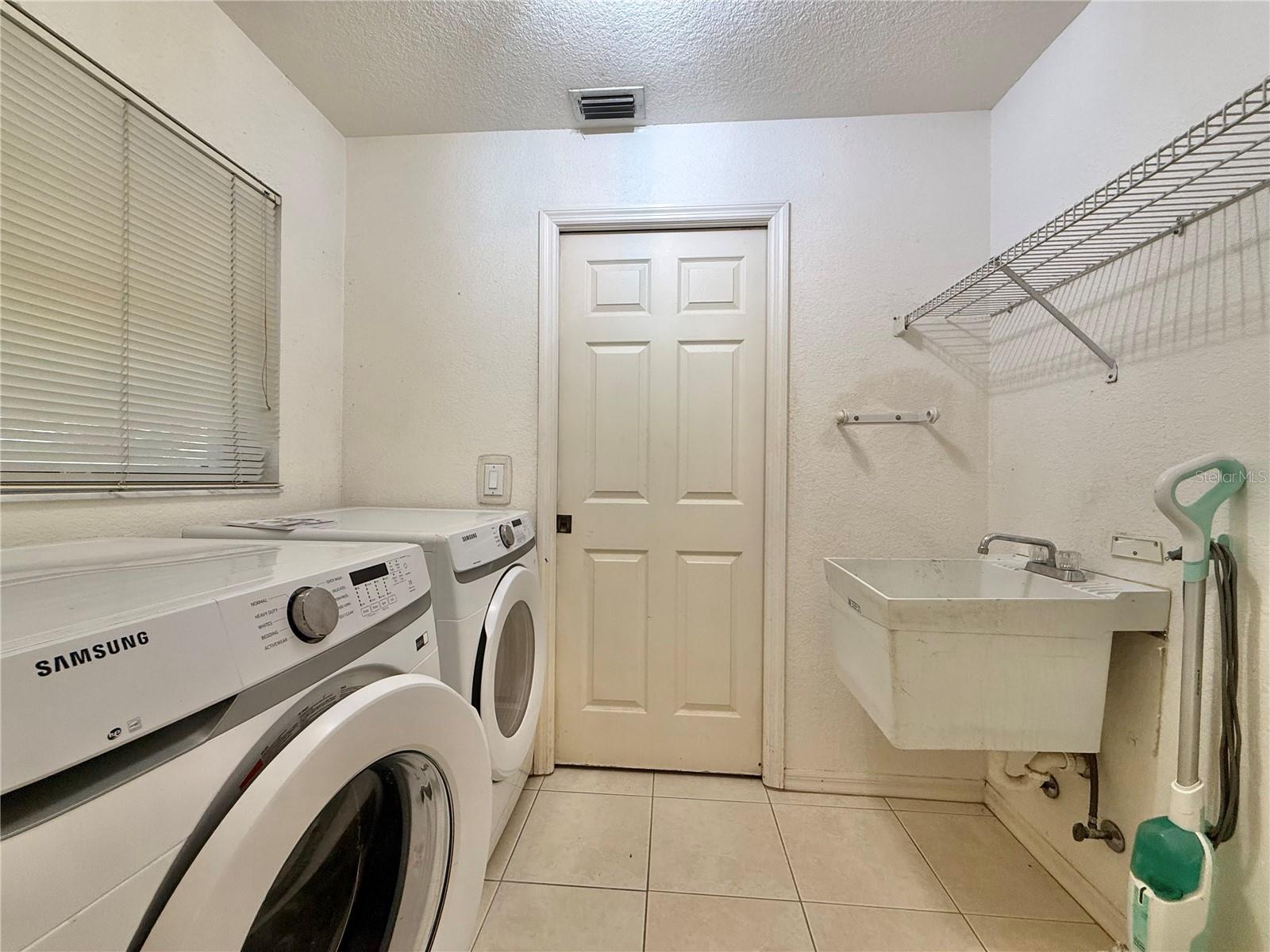 Image 24 of 40 For 425 Adalia Terrace