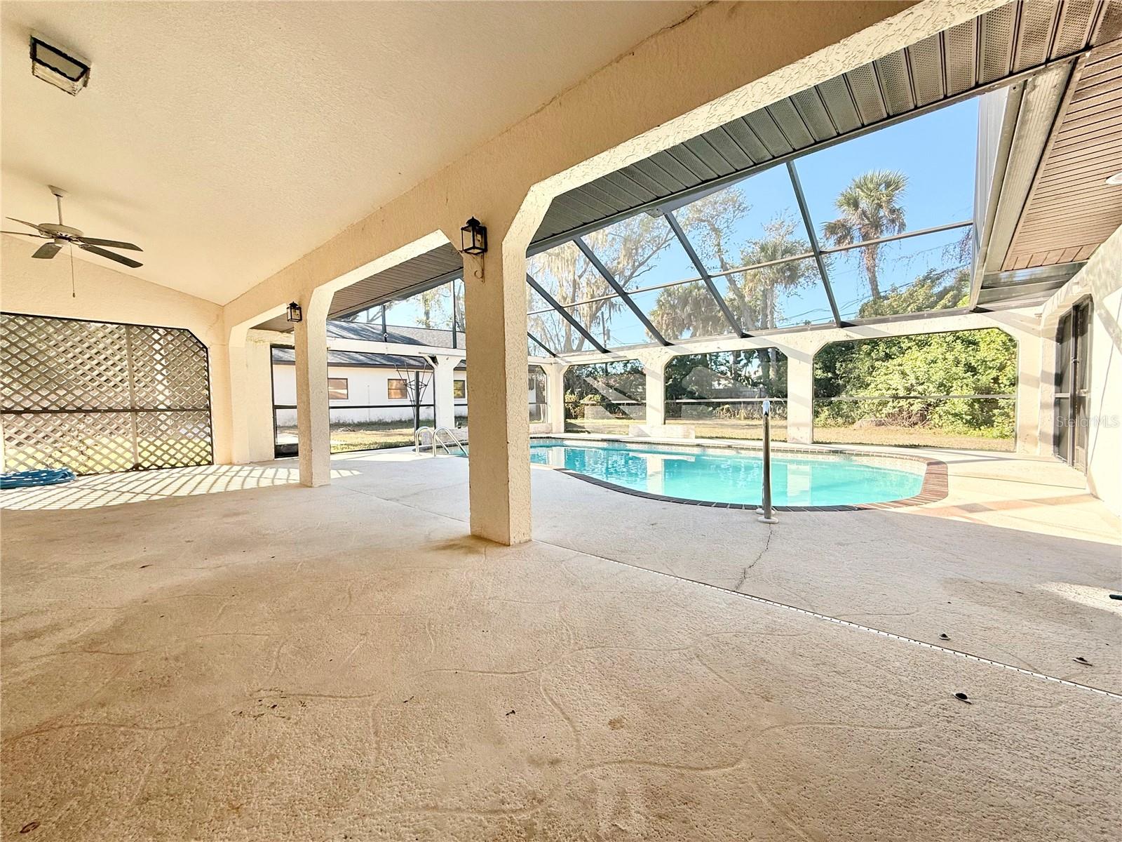 Image 27 of 40 For 425 Adalia Terrace