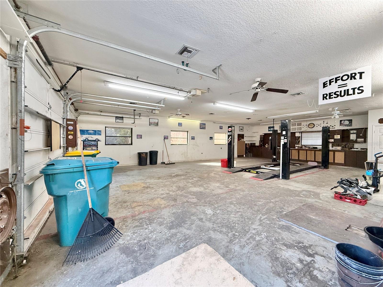 Image 35 of 40 For 425 Adalia Terrace