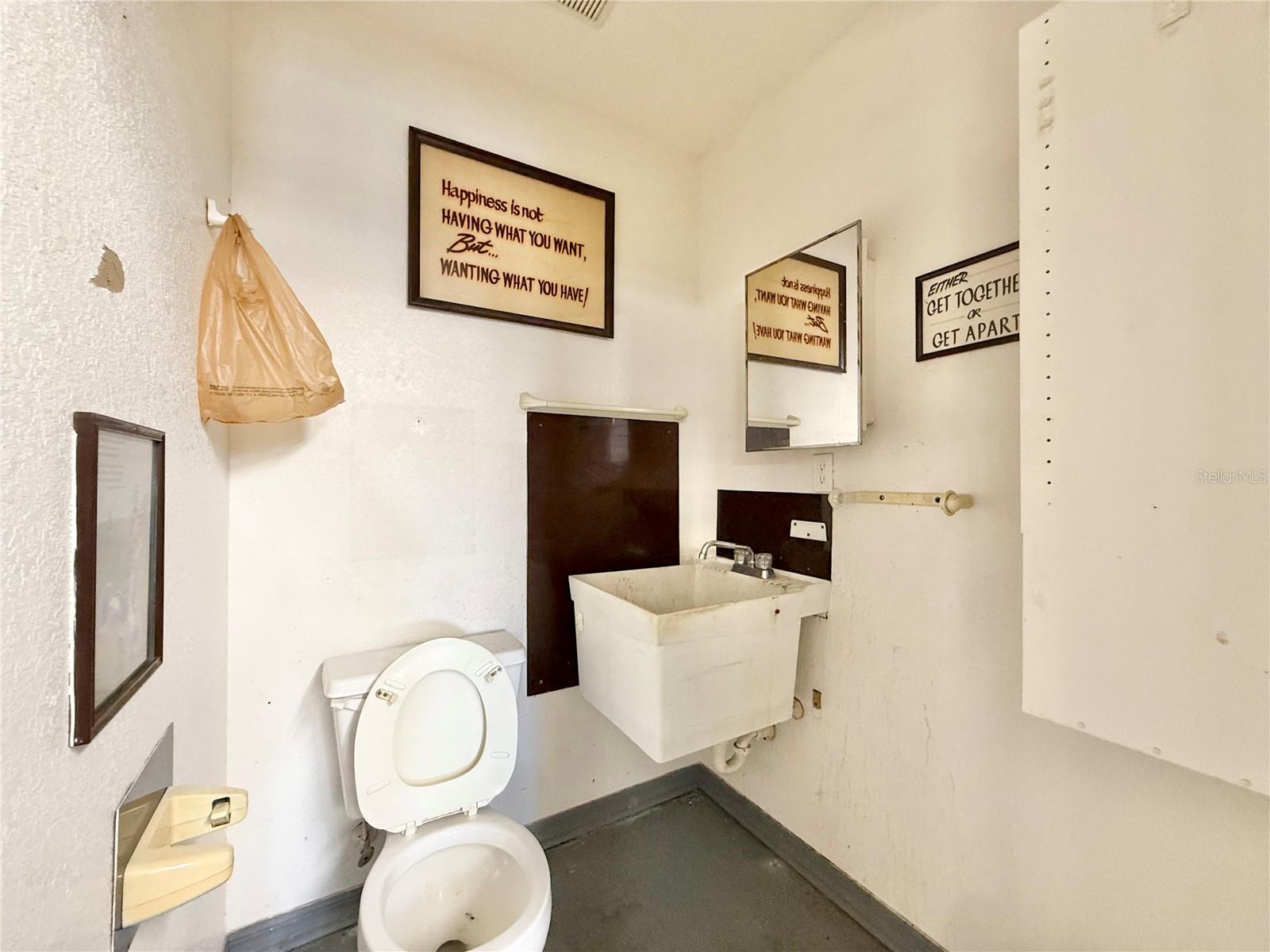 Image 38 of 40 For 425 Adalia Terrace