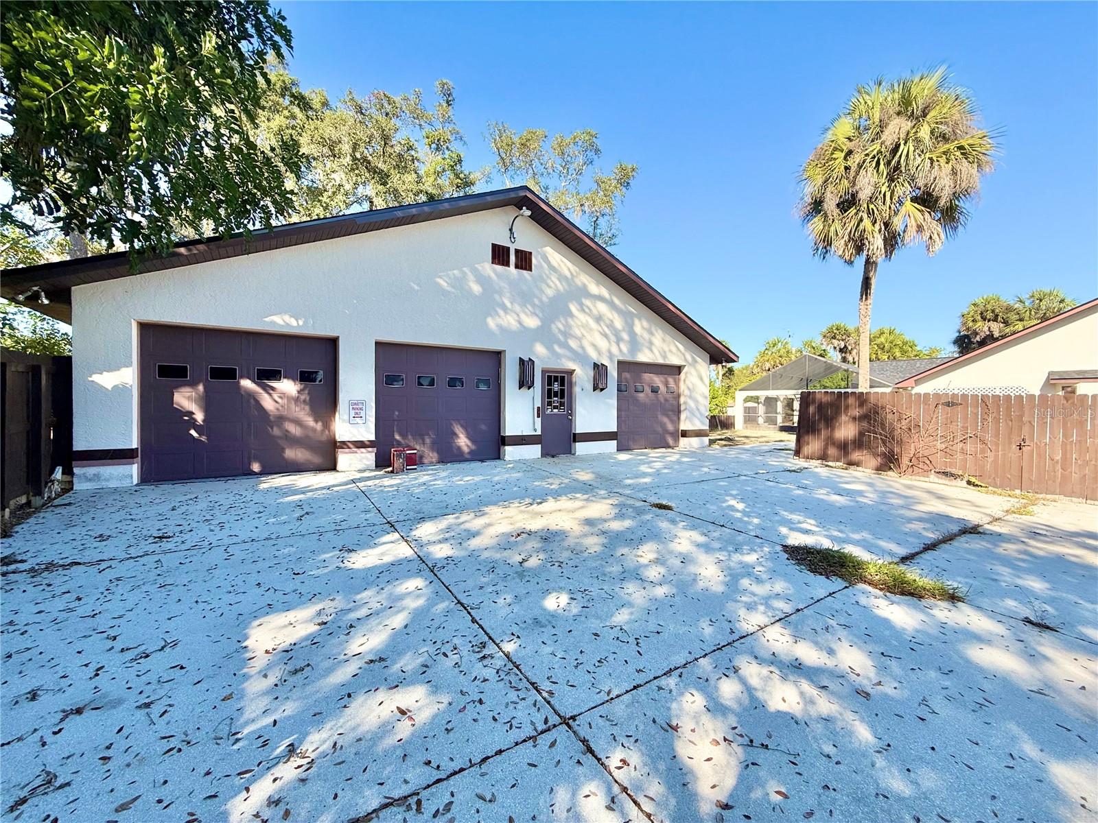 Image 5 of 40 For 425 Adalia Terrace