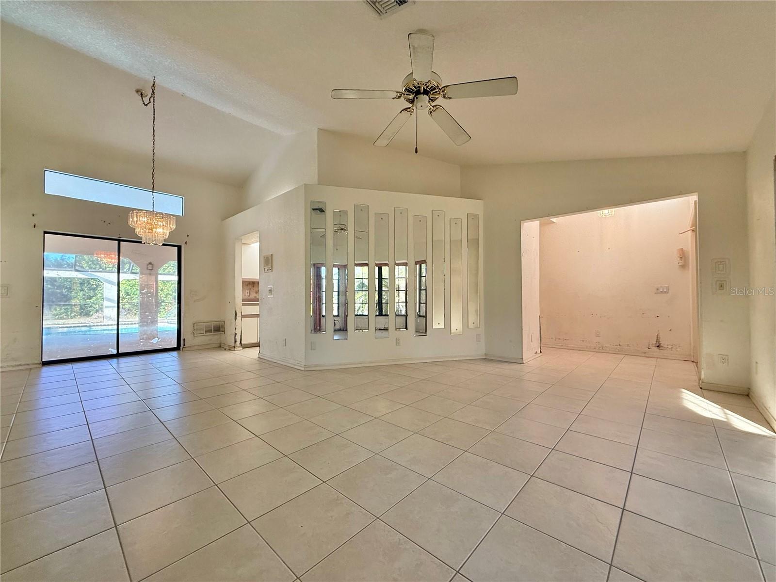 Image 7 of 40 For 425 Adalia Terrace