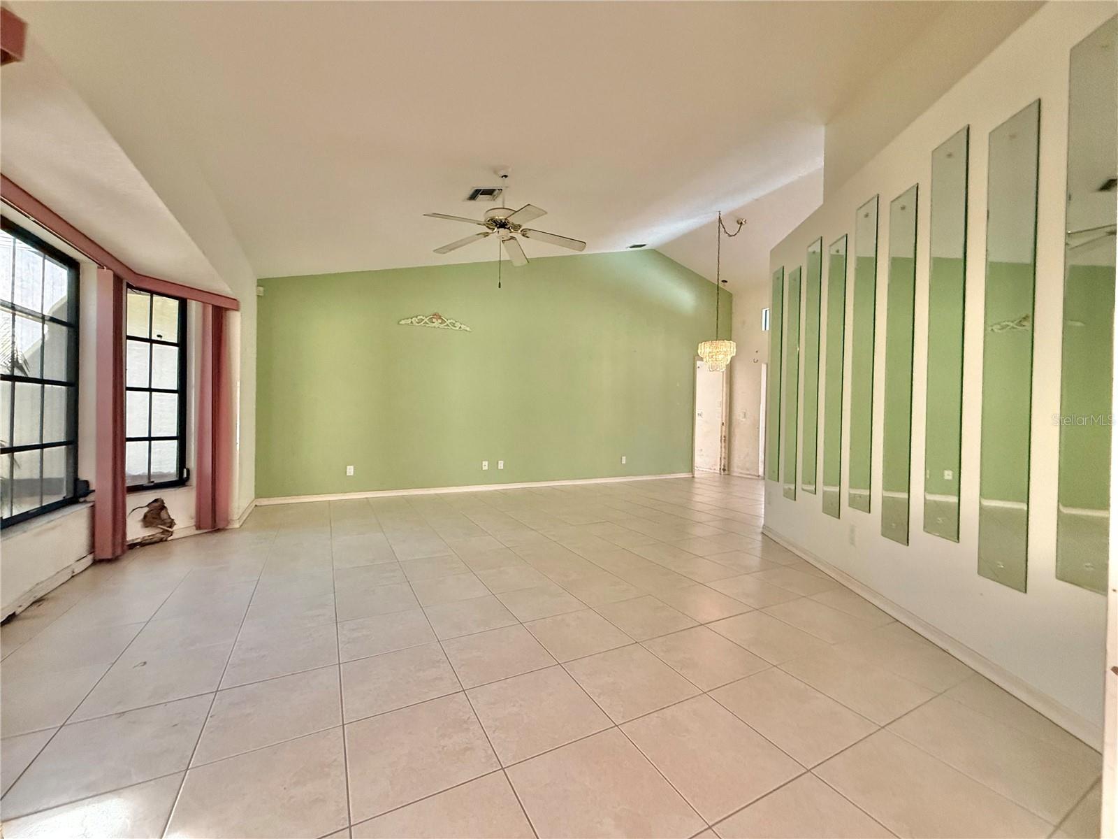 Image 8 of 40 For 425 Adalia Terrace