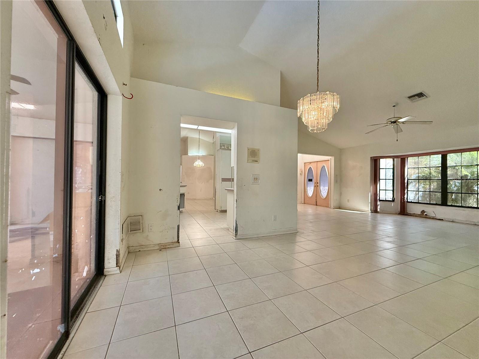 Image 9 of 40 For 425 Adalia Terrace