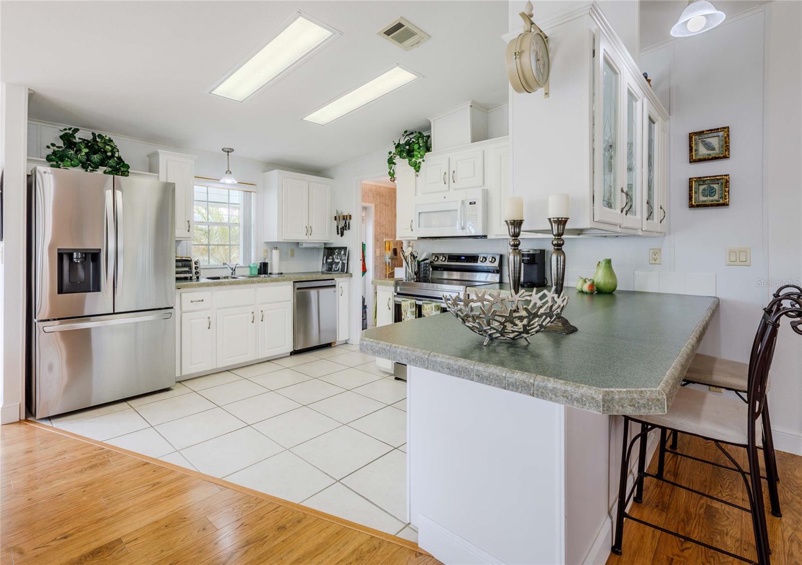 Image 10 of 76 For 2100 Kings Highway 246