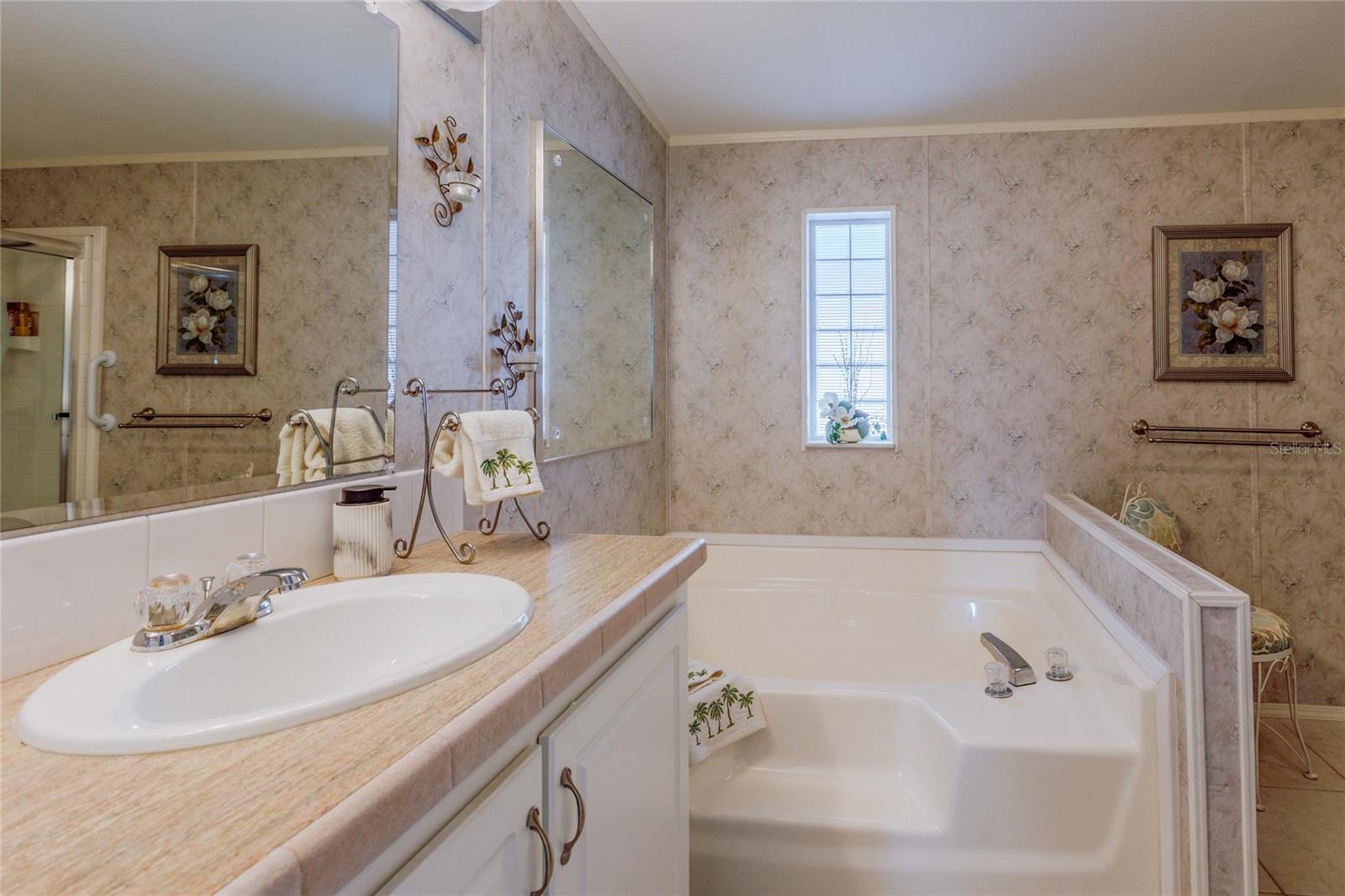 Image 18 of 76 For 2100 Kings Highway 246