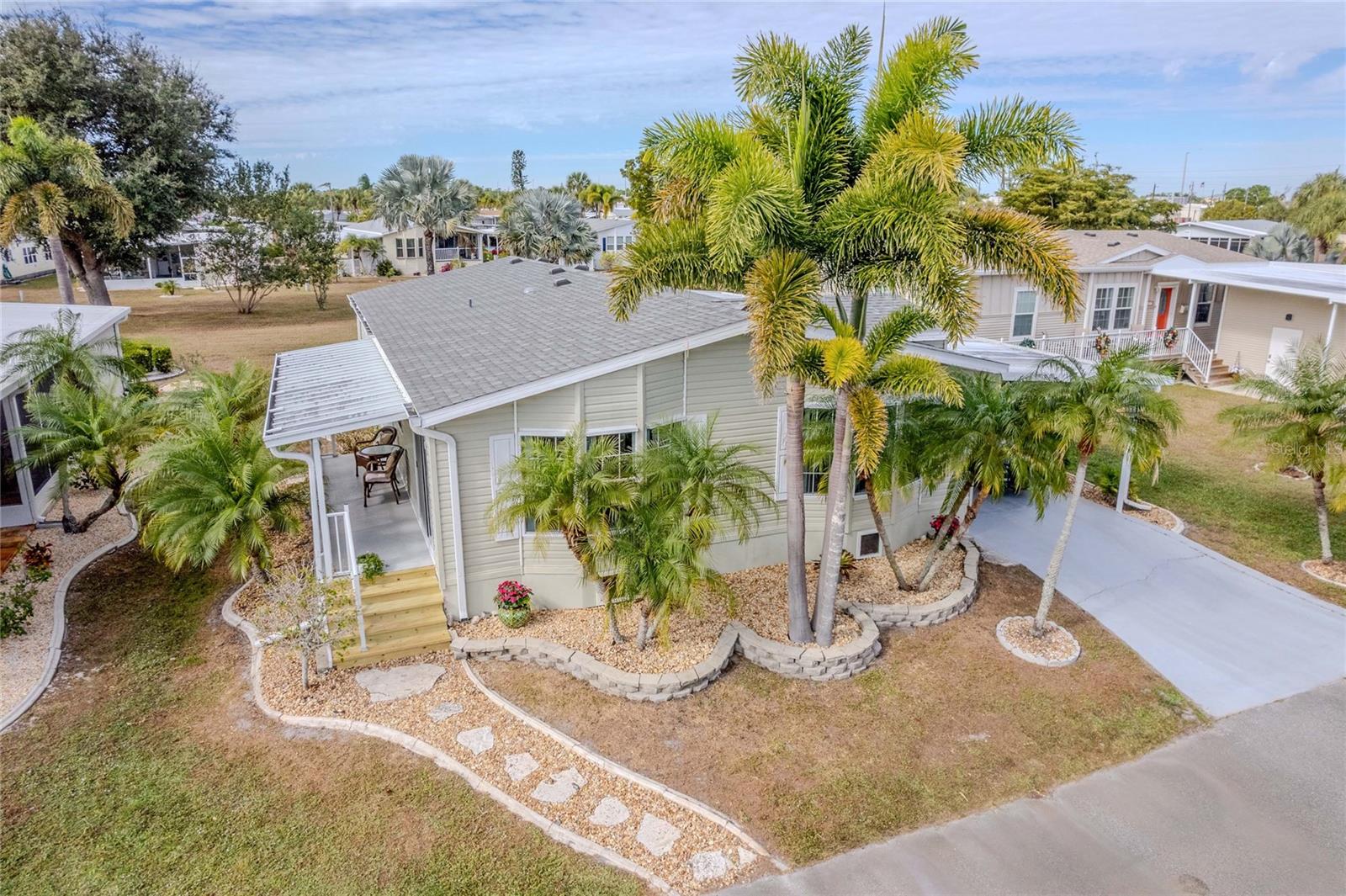 Image 25 of 76 For 2100 Kings Highway 246