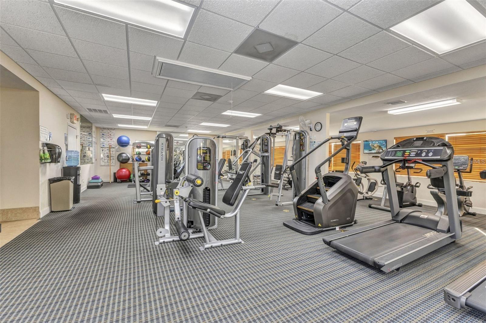 Image 35 of 76 For 2100 Kings Highway 246