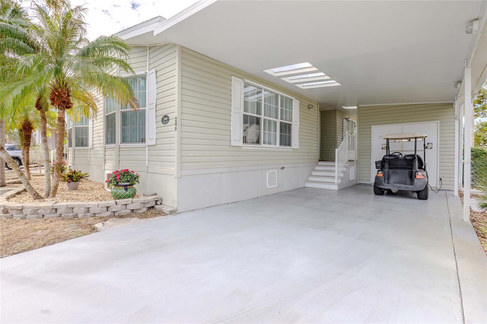 Image 4 of 76 For 2100 Kings Highway 246