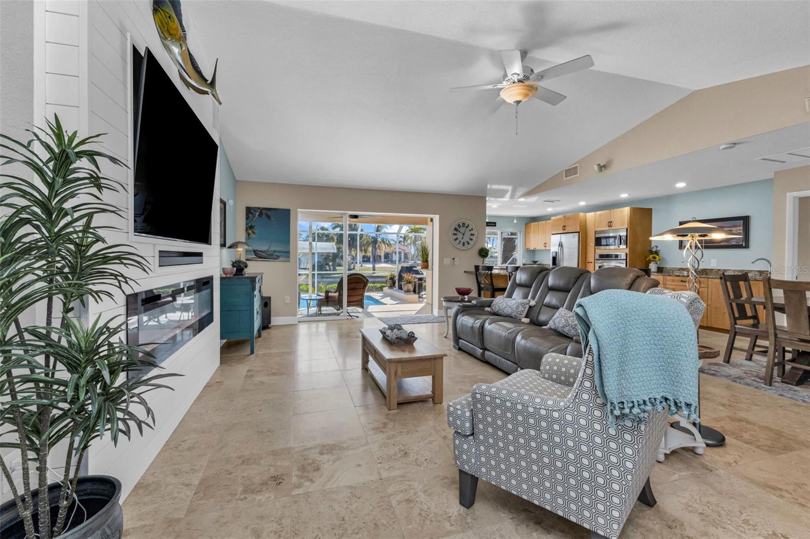 Image 43 of 100 For 3354 Dover Drive