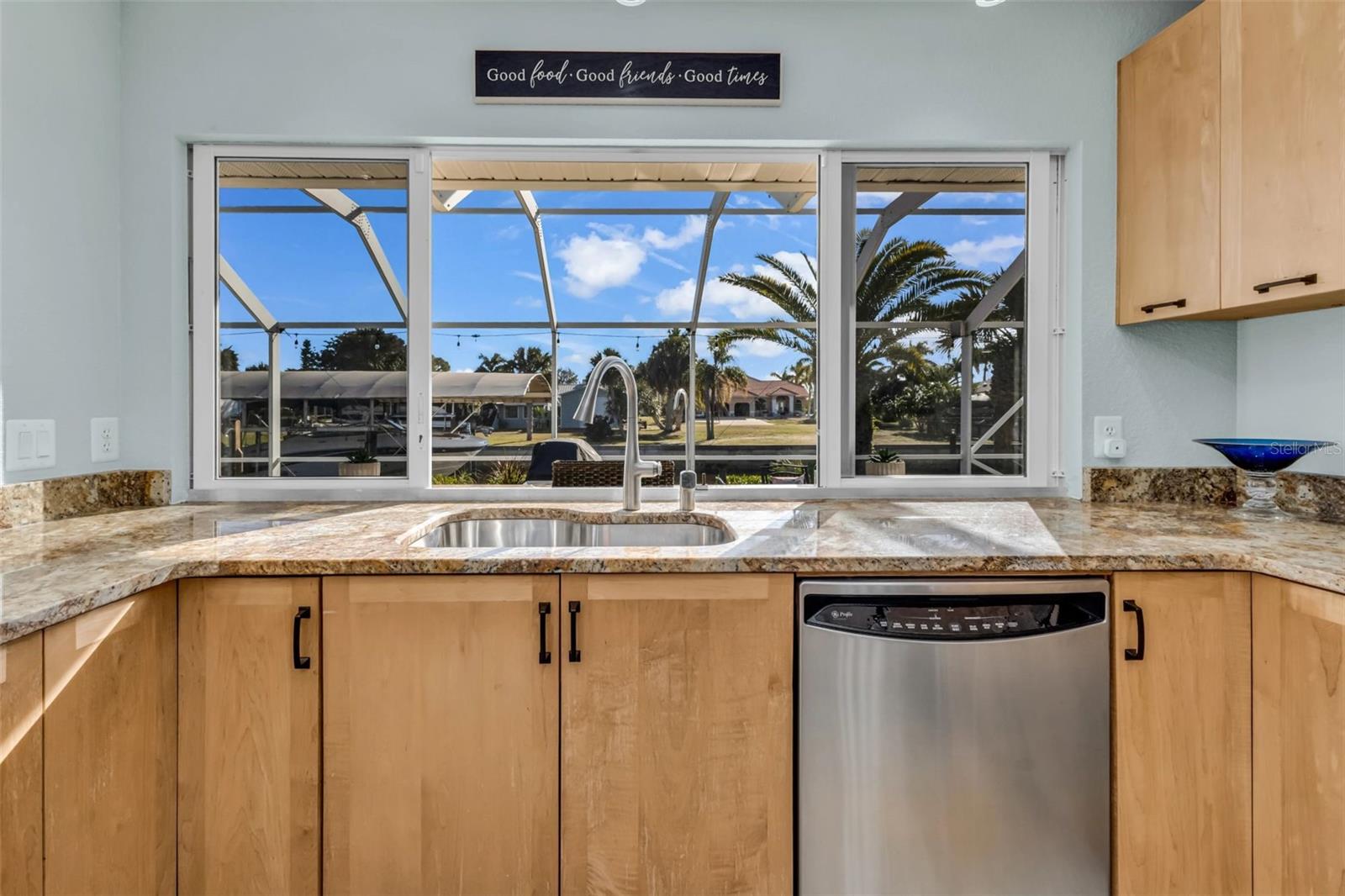 Image 57 of 100 For 3354 Dover Drive